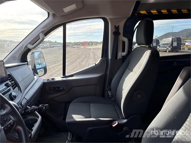 Ford Transit 150 AWD Utility Truck Pikapai / Bortiniai sunkvežimiai