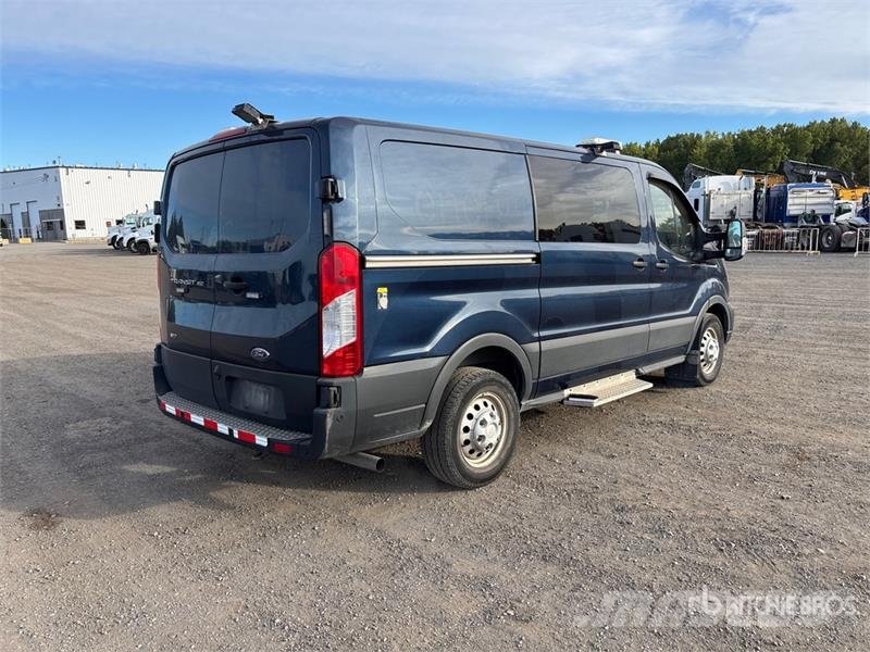 Ford Transit 150 AWD Utility Truck Pikapai / Bortiniai sunkvežimiai