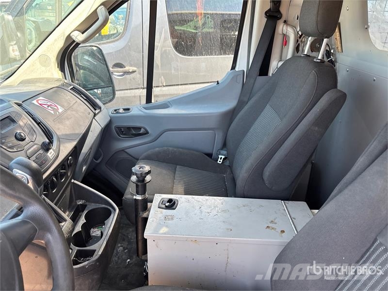 Ford Transit 150 Cargo Van (Inoperable) Dostavna vozila / kombiji