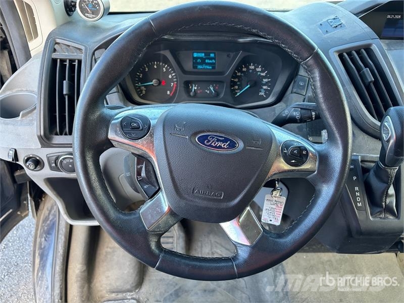 Ford Transit 250 4x2 Utility Truck شاحنات خفيفة/مفصلية الجوانب
