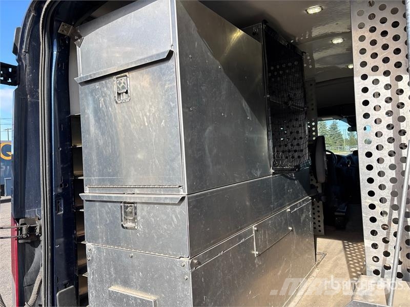 Ford Transit 250 4x2 Utility Truck شاحنات خفيفة/مفصلية الجوانب