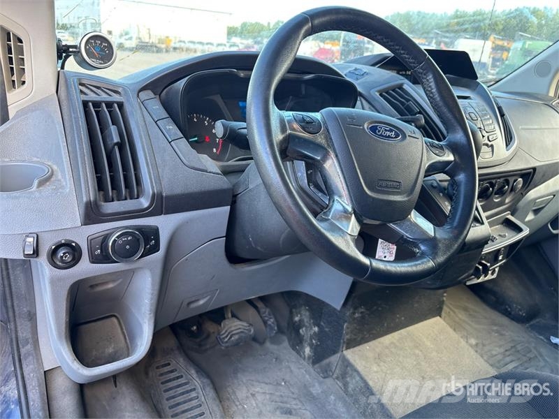 Ford Transit 250 4x2 Utility Truck شاحنات خفيفة/مفصلية الجوانب