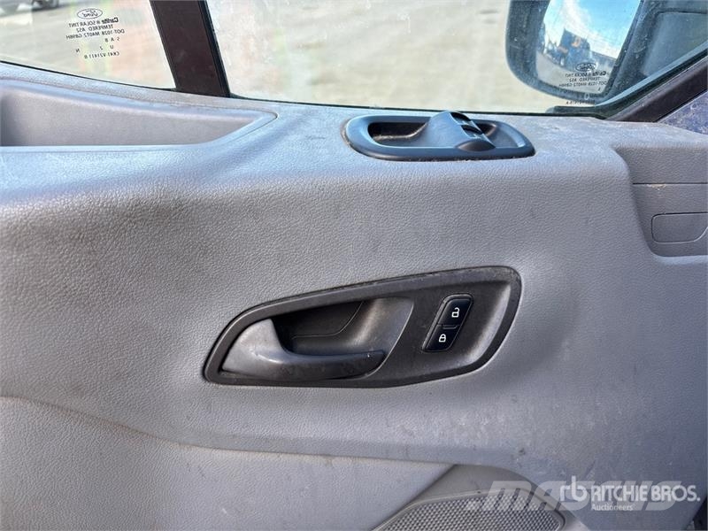 Ford Transit 250 4x2 Utility Truck شاحنات خفيفة/مفصلية الجوانب