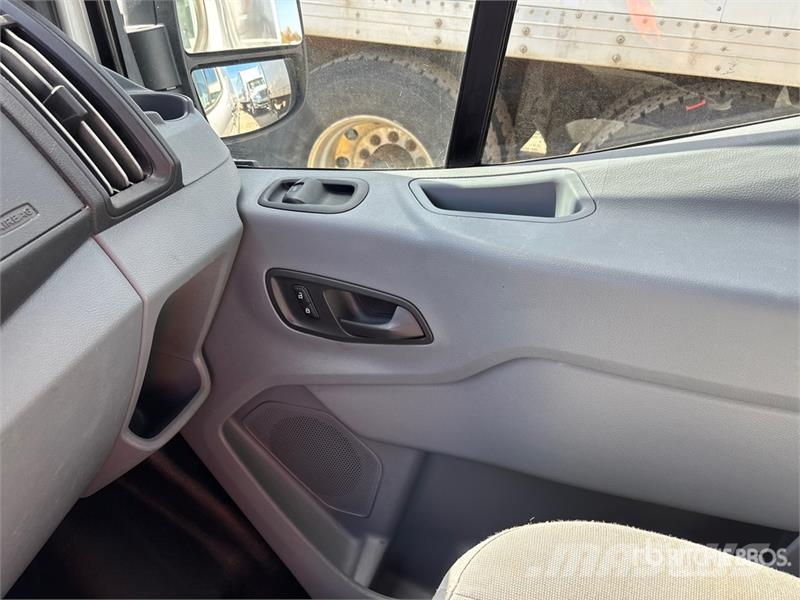 Ford Transit 250 Cargo Van Изотермический фургон