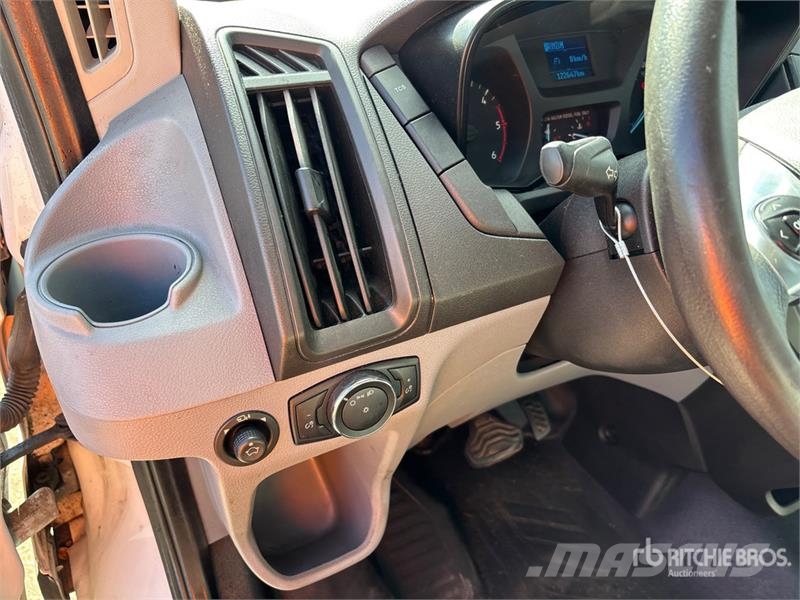 Ford Transit 250 Cargo Van Изотермический фургон