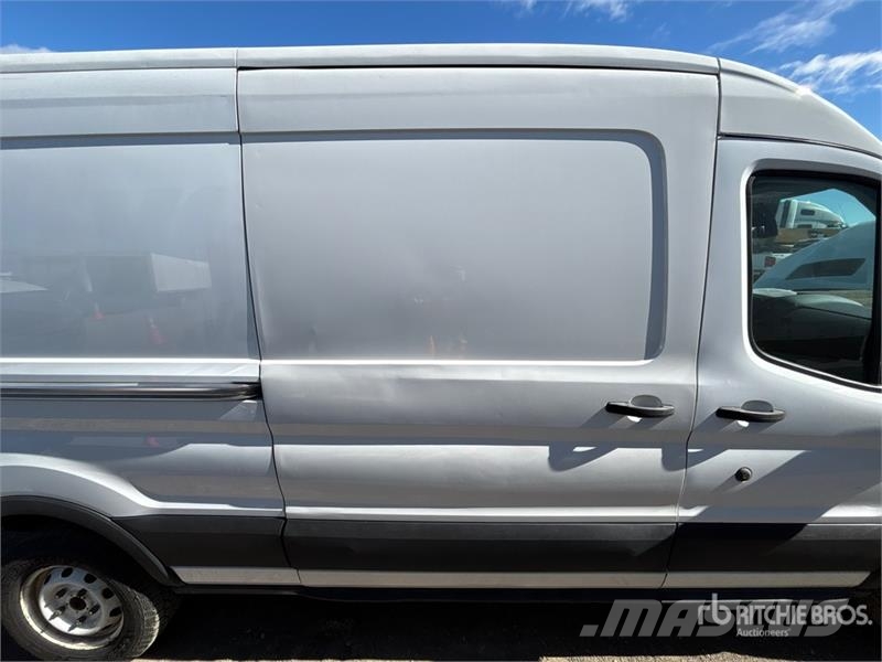 Ford Transit 250 Cargo Van Изотермический фургон