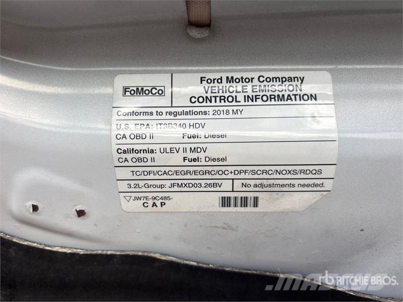 Ford Transit 250 Cargo Van Transporterek
