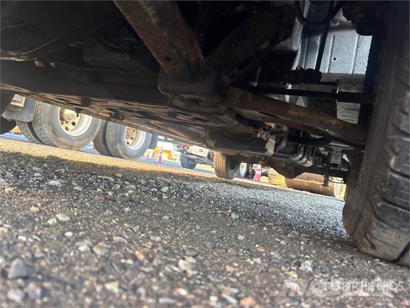 Ford Transit 250 Cargo Van Transporterek