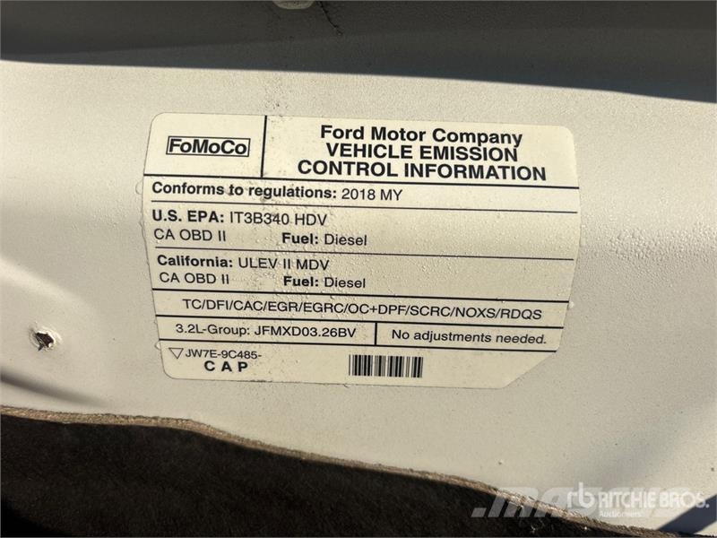 Ford Transit 250 Cargo Van Transporterek