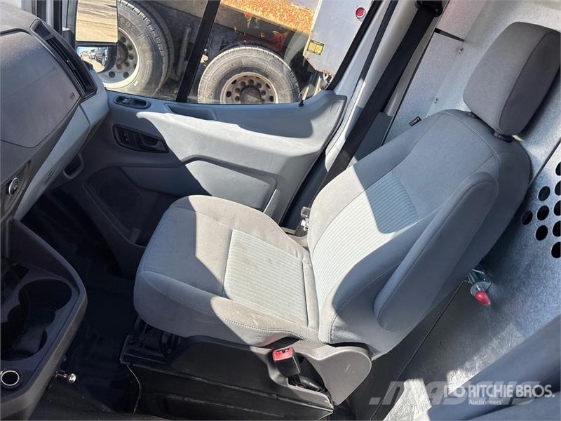Ford Transit 250 Cargo Van Изотермический фургон