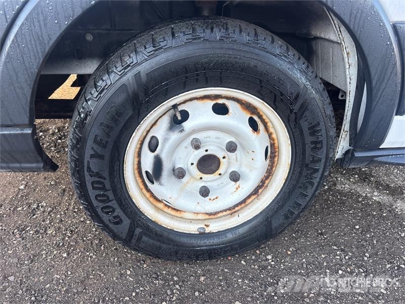 Ford Transit 250 Cargo Van Transporterek