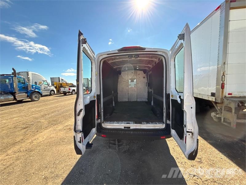 Ford Transit 250 Cargo Van Изотермический фургон