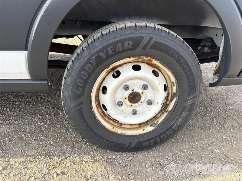 Ford Transit 250 Cargo Van Transporterek
