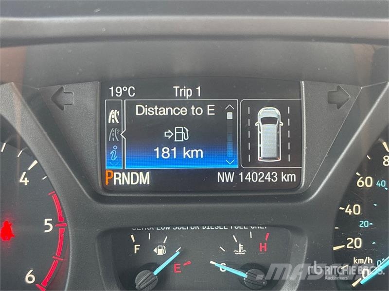 Ford Transit 250 Cargo Van Transporterek