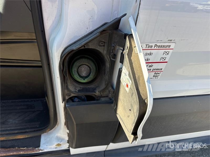 Ford Transit 250 Cargo Van Изотермический фургон