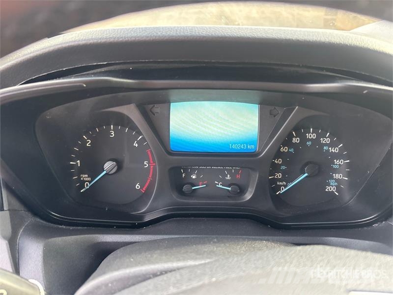 Ford Transit 250 Cargo Van Transporterek