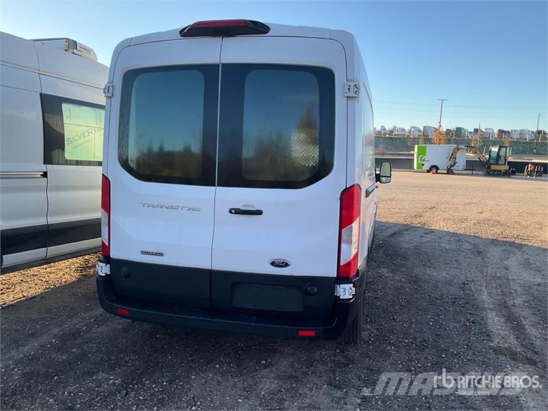 Ford Transit 250 Cargo Van Varevogne