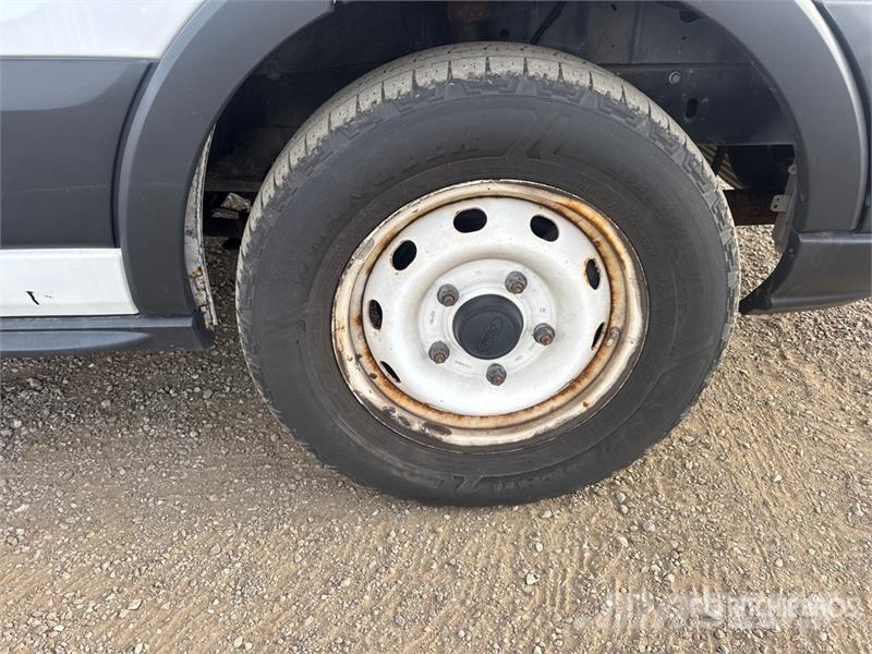 Ford Transit 250 Cargo Van Transporterek