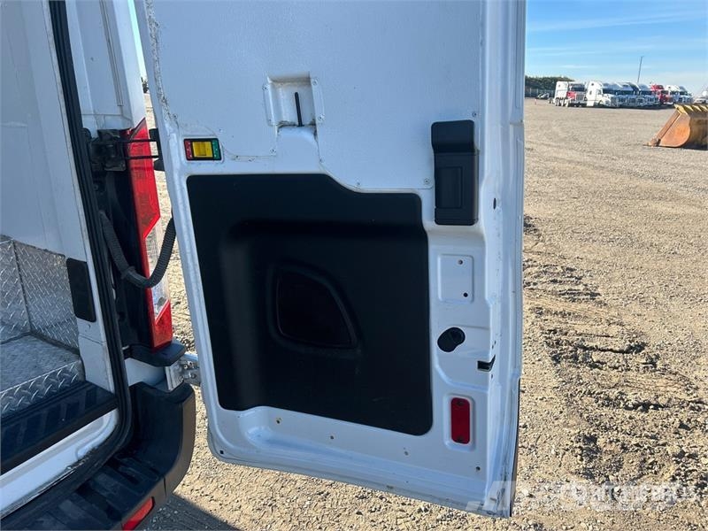 Ford Transit 250 Refrigerated Truck 冷凍冷蔵車
