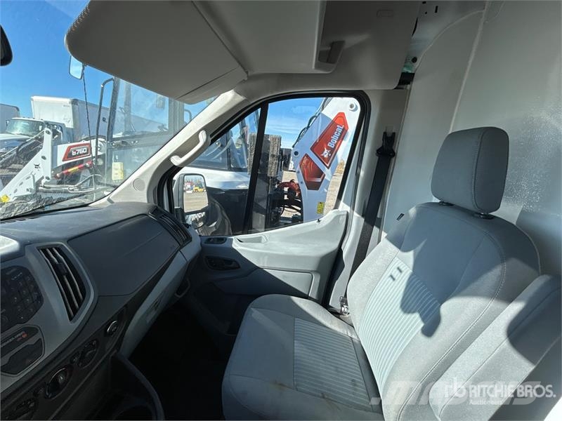 Ford Transit 250 Refrigerated Truck 冷凍冷蔵車