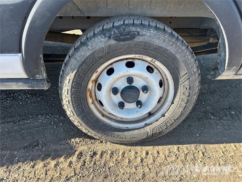 Ford Transit 250 Refrigerated Truck 冷凍冷蔵車