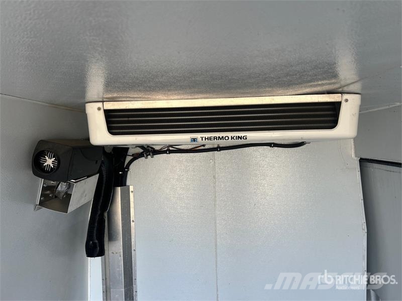 Ford Transit 250 Refrigerated Truck 冷凍冷蔵車