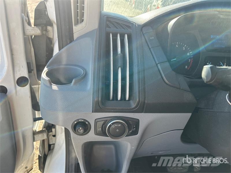 Ford Transit 250 Refrigerated Truck 冷凍冷蔵車