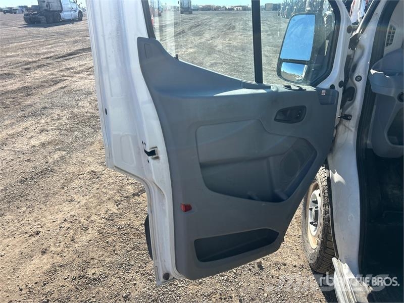 Ford Transit 250 Refrigerated Truck 冷凍冷蔵車