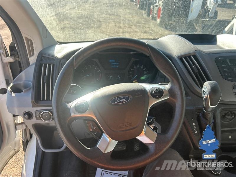 Ford Transit 250 Refrigerated Truck 冷凍冷蔵車