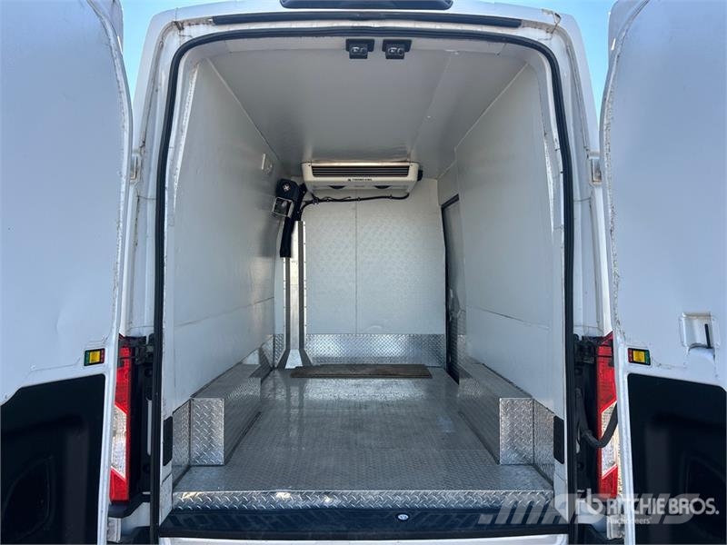 Ford Transit 250 Refrigerated Truck 冷凍冷蔵車