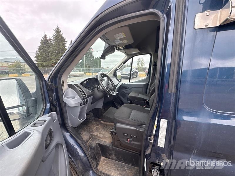 Ford Transit 350 4x2 Utility Truck 皮卡车