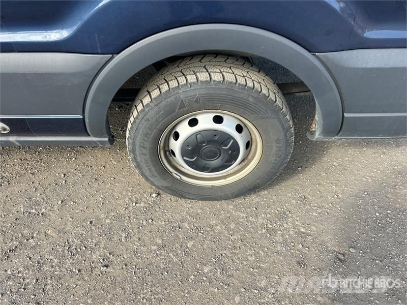 Ford Transit 350 4x2 Utility Truck شاحنات خفيفة/مفصلية الجوانب