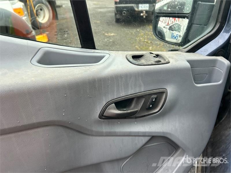 Ford Transit 350 4x2 Utility Truck شاحنات خفيفة/مفصلية الجوانب