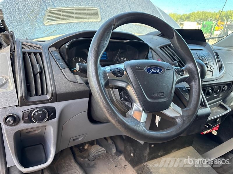 Ford Transit 350 4x2 Utility Truck شاحنات خفيفة/مفصلية الجوانب
