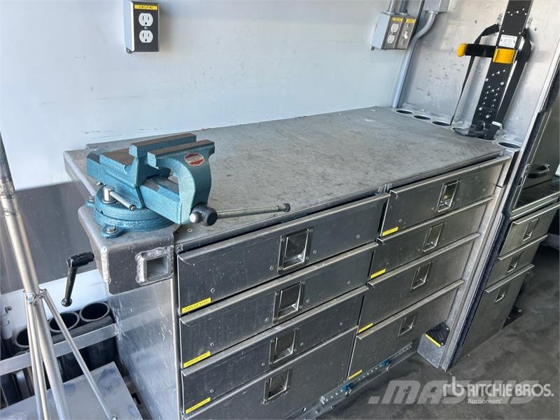 Ford Transit 350 4x2 Utility Truck شاحنات خفيفة/مفصلية الجوانب