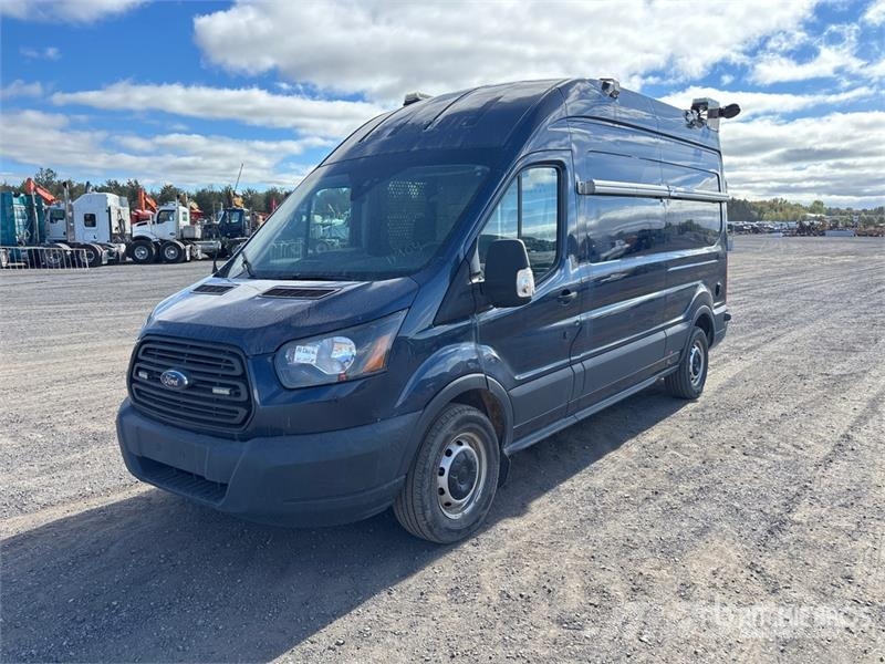 Ford Transit 350 4x2 Utility Truck شاحنات خفيفة/مفصلية الجوانب