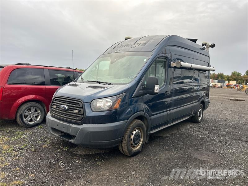Ford Transit 350 4x2 Utility Truck شاحنات خفيفة/مفصلية الجوانب