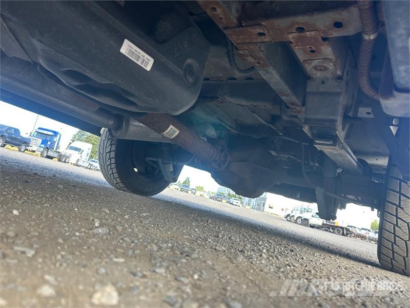 Ford Transit 350 4x2 Utility Truck شاحنات خفيفة/مفصلية الجوانب