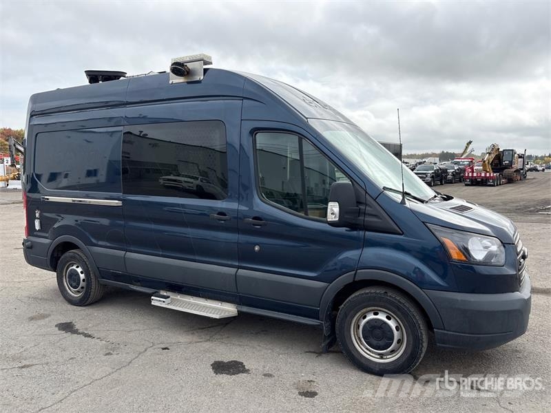 Ford Transit 350 4x2 Utility Truck 皮卡车