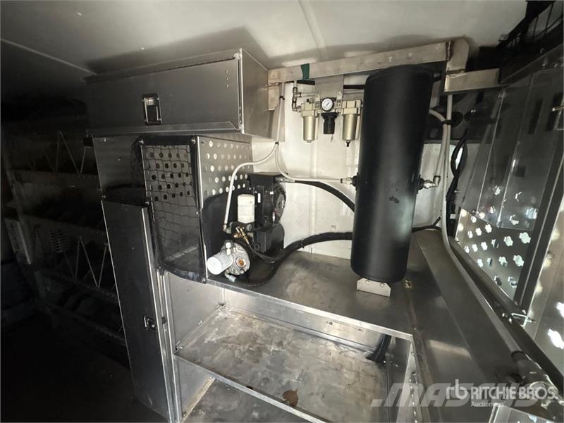 Ford Transit 350 4x2 Utility Truck 皮卡车