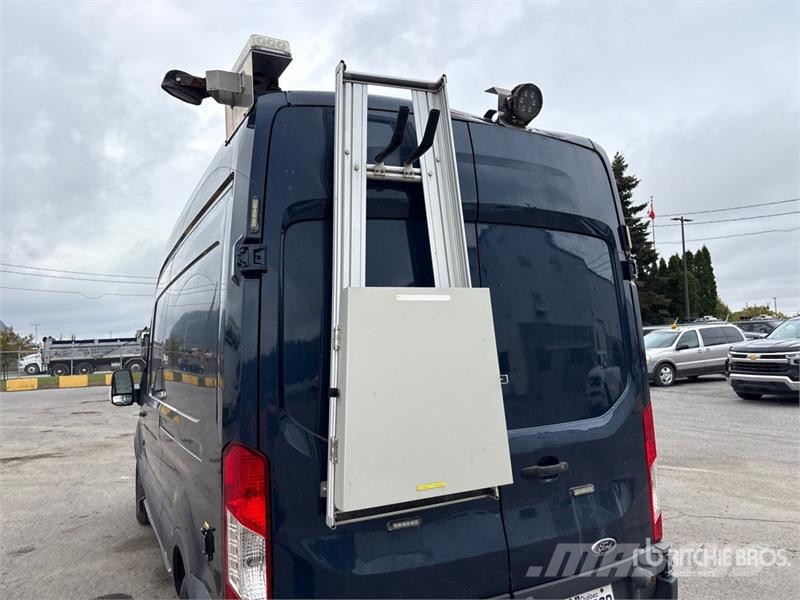 Ford Transit 350 4x2 Utility Truck 皮卡车