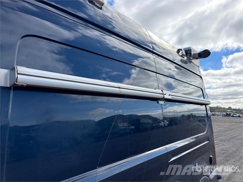 Ford Transit 350 4x2 Utility Truck شاحنات خفيفة/مفصلية الجوانب
