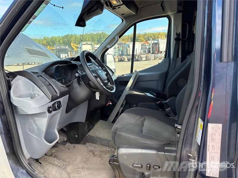 Ford Transit 350 4x2 Utility Truck شاحنات خفيفة/مفصلية الجوانب