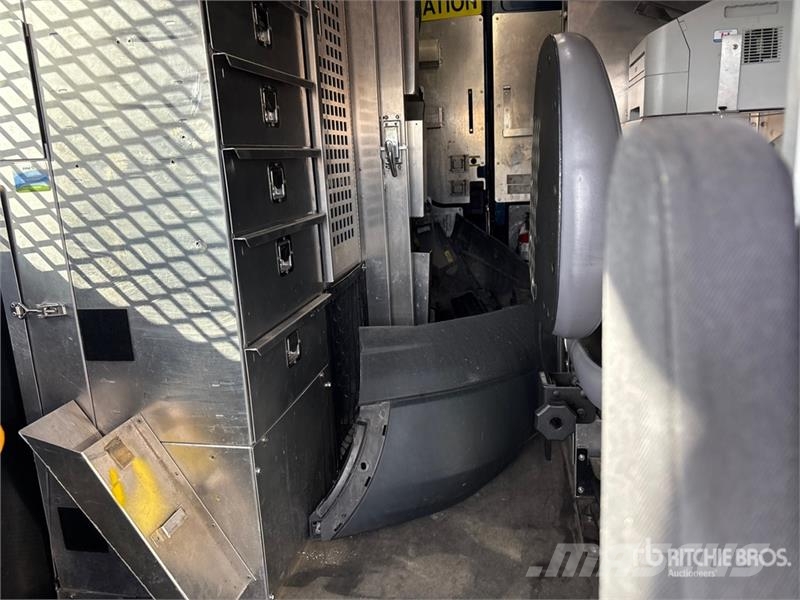 Ford Transit 350 4x2 Utility Truck Pikapai / Bortiniai sunkvežimiai