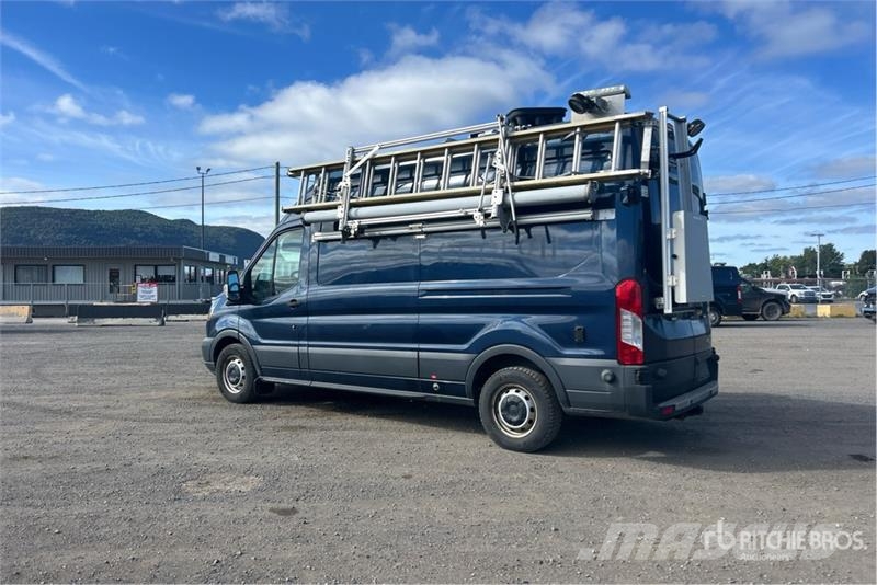 Ford Transit 350 4x2 Utility Truck شاحنات خفيفة/مفصلية الجوانب