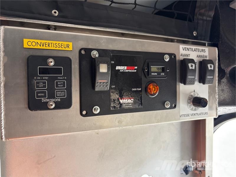 Ford Transit 350 4x2 Utility Truck 皮卡车