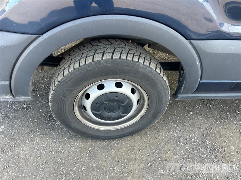 Ford Transit 350 4x2 Utility Truck شاحنات خفيفة/مفصلية الجوانب