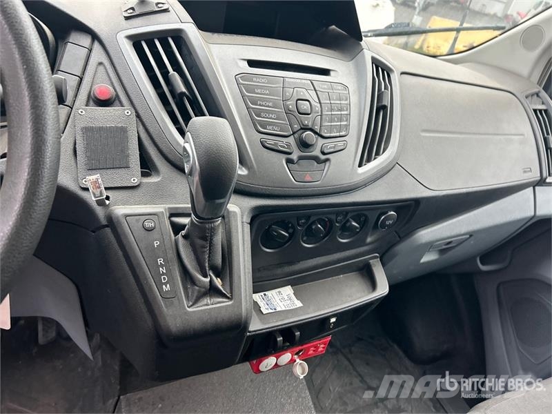 Ford Transit 350 4x2 Utility Truck شاحنات خفيفة/مفصلية الجوانب