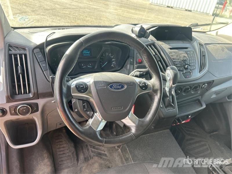 Ford Transit 350 4x2 Utility Truck شاحنات خفيفة/مفصلية الجوانب