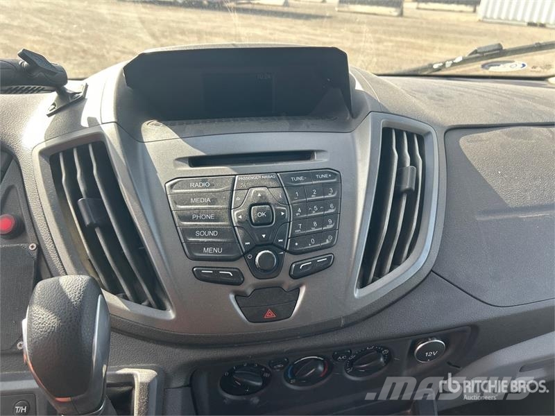 Ford Transit 350 4x2 Utility Truck شاحنات خفيفة/مفصلية الجوانب